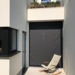 Soltis doek met zuignappen. Zonweringdoek zonder te boren. Zonwering voor aluminium en kunststof kozijnen. Monteren Montage Zonwering Zonwerend Screen Intershades Portfolio doe het zelf zelf doen monteren montage makkelijk zuignap zuignappen zonwerend zomer raamdoek tegen de zon zonwering binnenkant raam