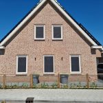 montage monteren zuignappen zonwering zonwerend zonnescherm montage zuignap plakken opplakken zelf doen doe het zelf op maat monteren intershades portfolio huurhuis huren tijdelijk zomer zonder boren niet boren raamdoek tegen de zon