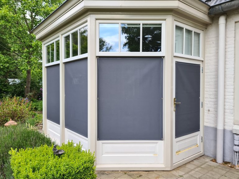 zonnescherm zonwerend montage monteren tourniquets tourniquet draaiers draaier draaischroef makkelijk montage op maat online bestellen kopen inrichting gordijn architectuur stijl klassiek modern