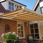 Zonnescherm knikarmscherm uitvalscherm acryldoek op maat los bestellen zonwering