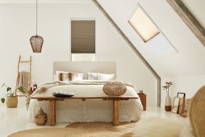 plisse, raamdecoratie, gordijnen, gordijn, raamplisse, kiepraam, draaikiepraam, slaapkamer, woonkamer, zonwering, zonwerend, raambekleding